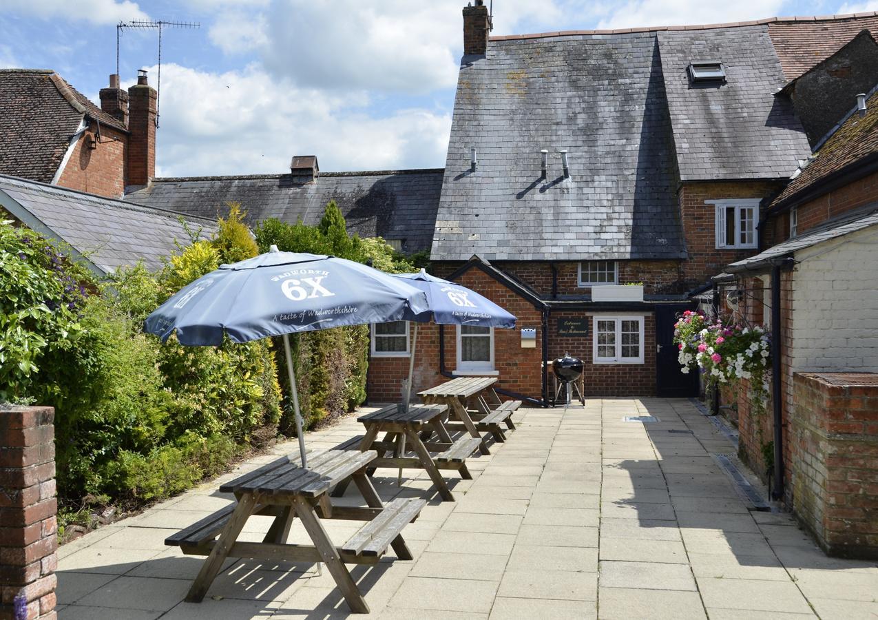 The Antelope At Upavon Hotel Exterior photo