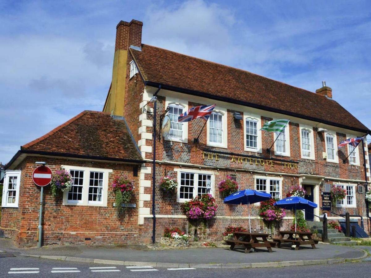 The Antelope At Upavon Hotel Exterior photo